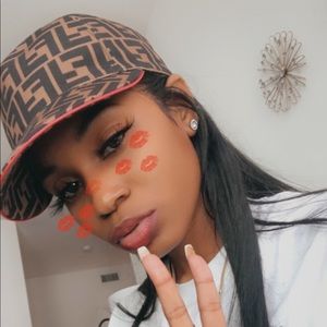 Meet your Posher, Ashante